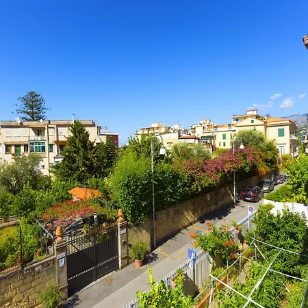 Suite In Sorrento Near Piazza Tasso Tatil Evi Sorrento